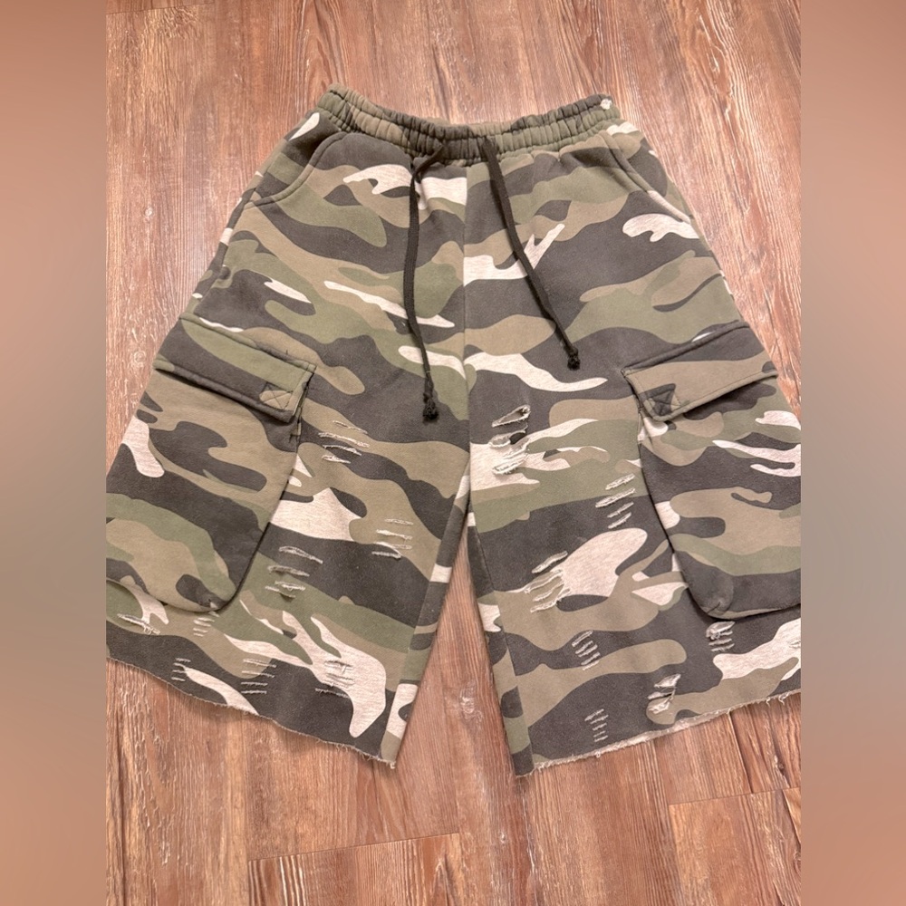Camouflage baggy cargo jorts Shorts